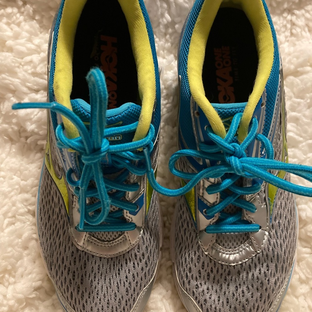 HOKa OneOne Time to Fly Ladies Pre-Owned Tennis Shoes Size 9